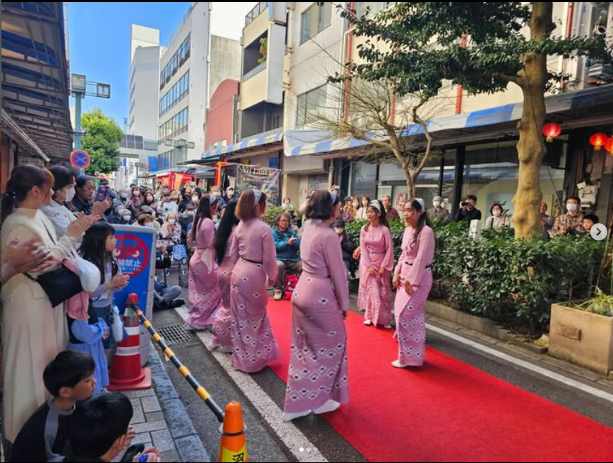 民族舞踊・民族衣装